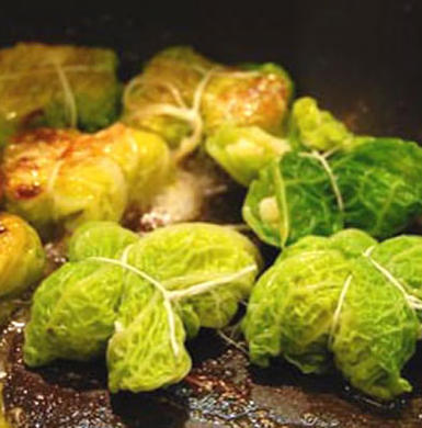 Recette de paquets de choux au Cantal  jeune