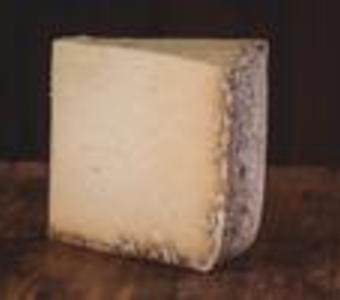 Cantal entre-deux lait cru